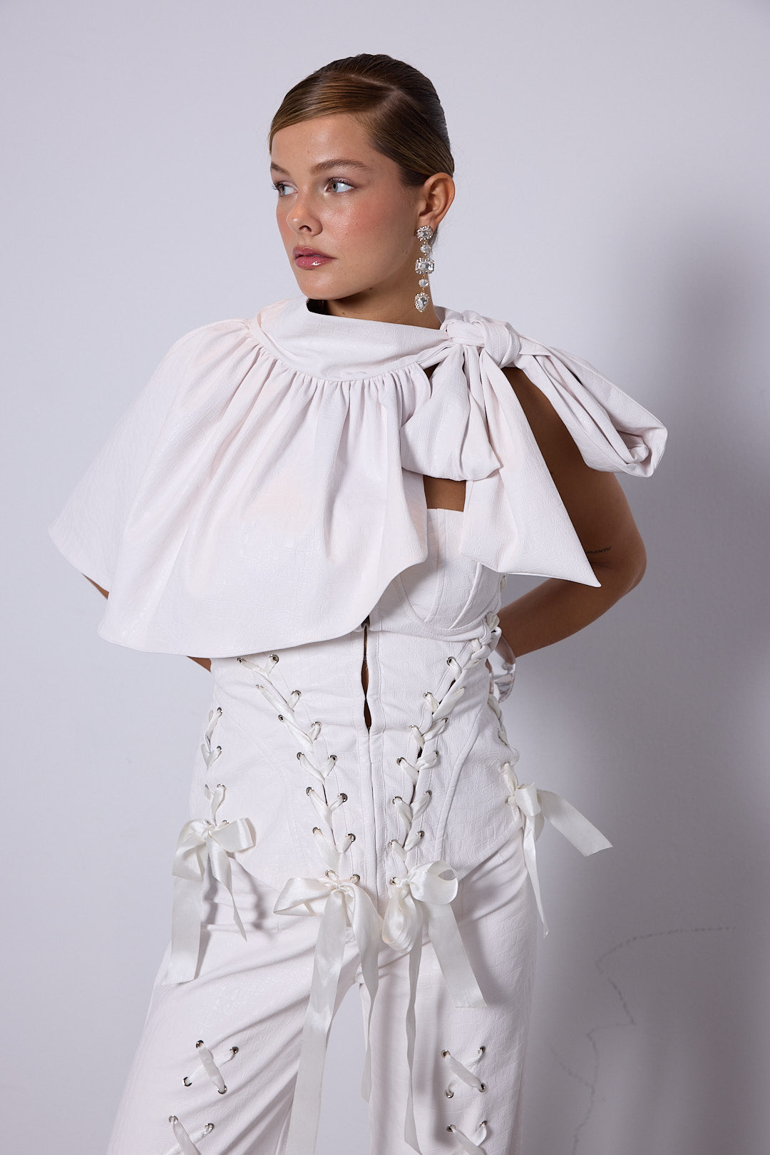 Martini Beyaz Deri Pelerin