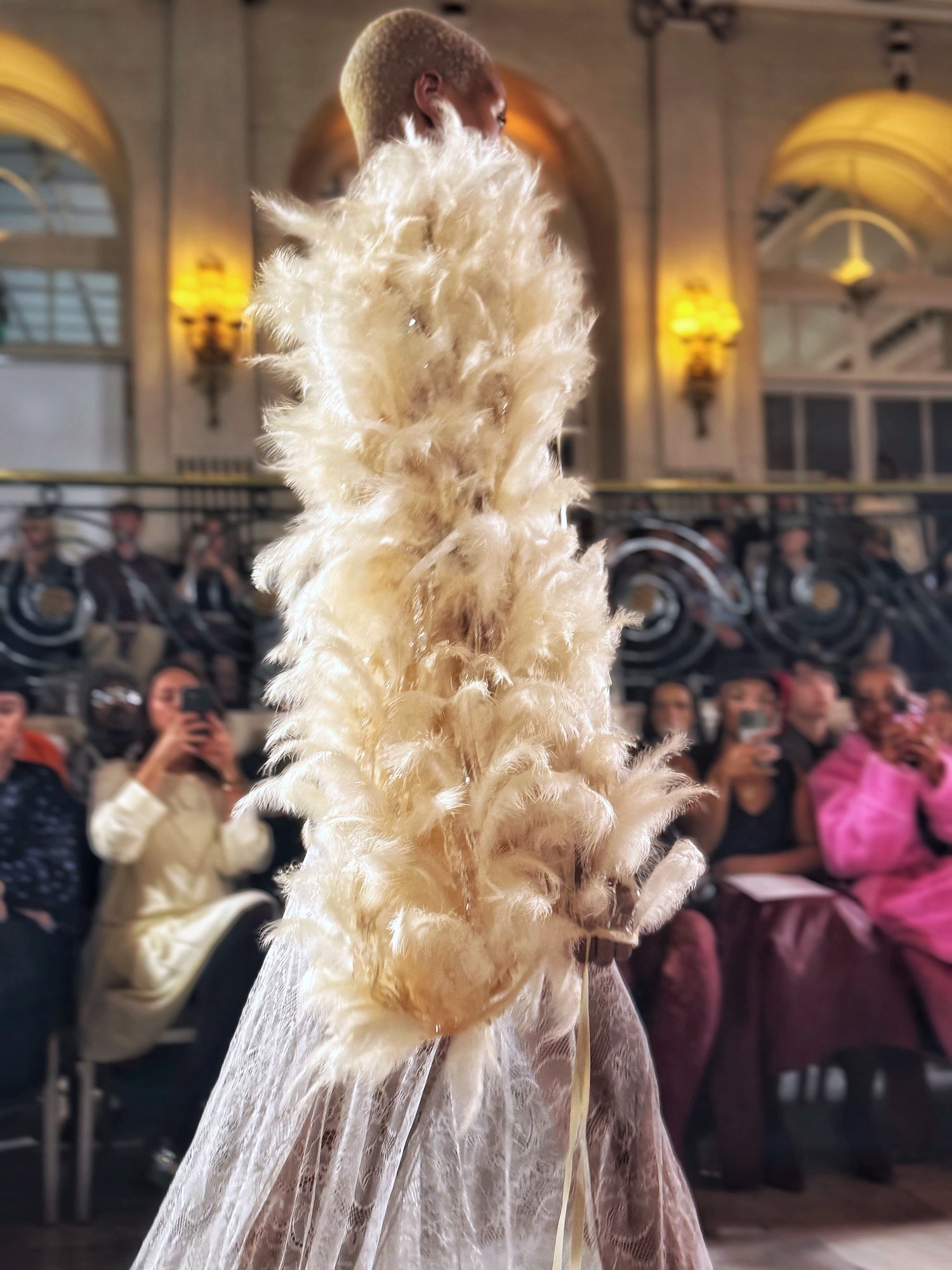 Samantha Tüylü Kol Aksesuarı