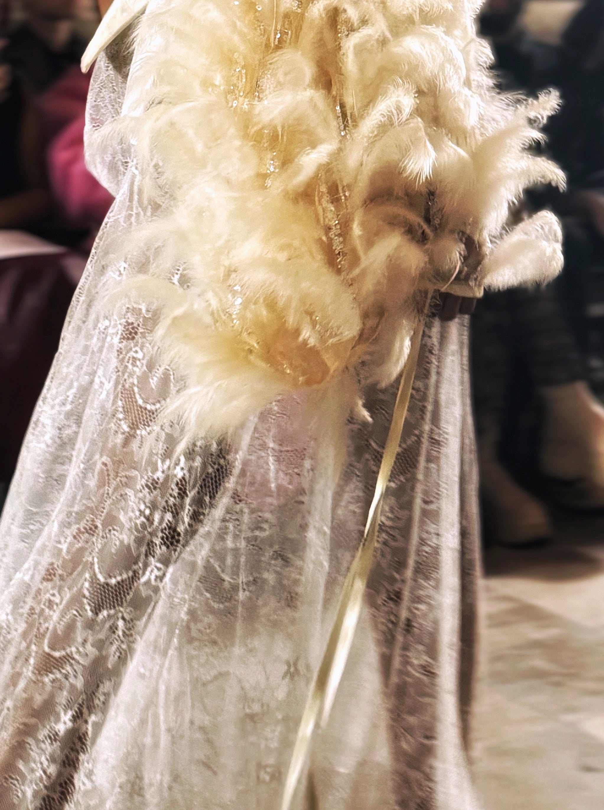 Samantha Tüylü Kol Aksesuarı