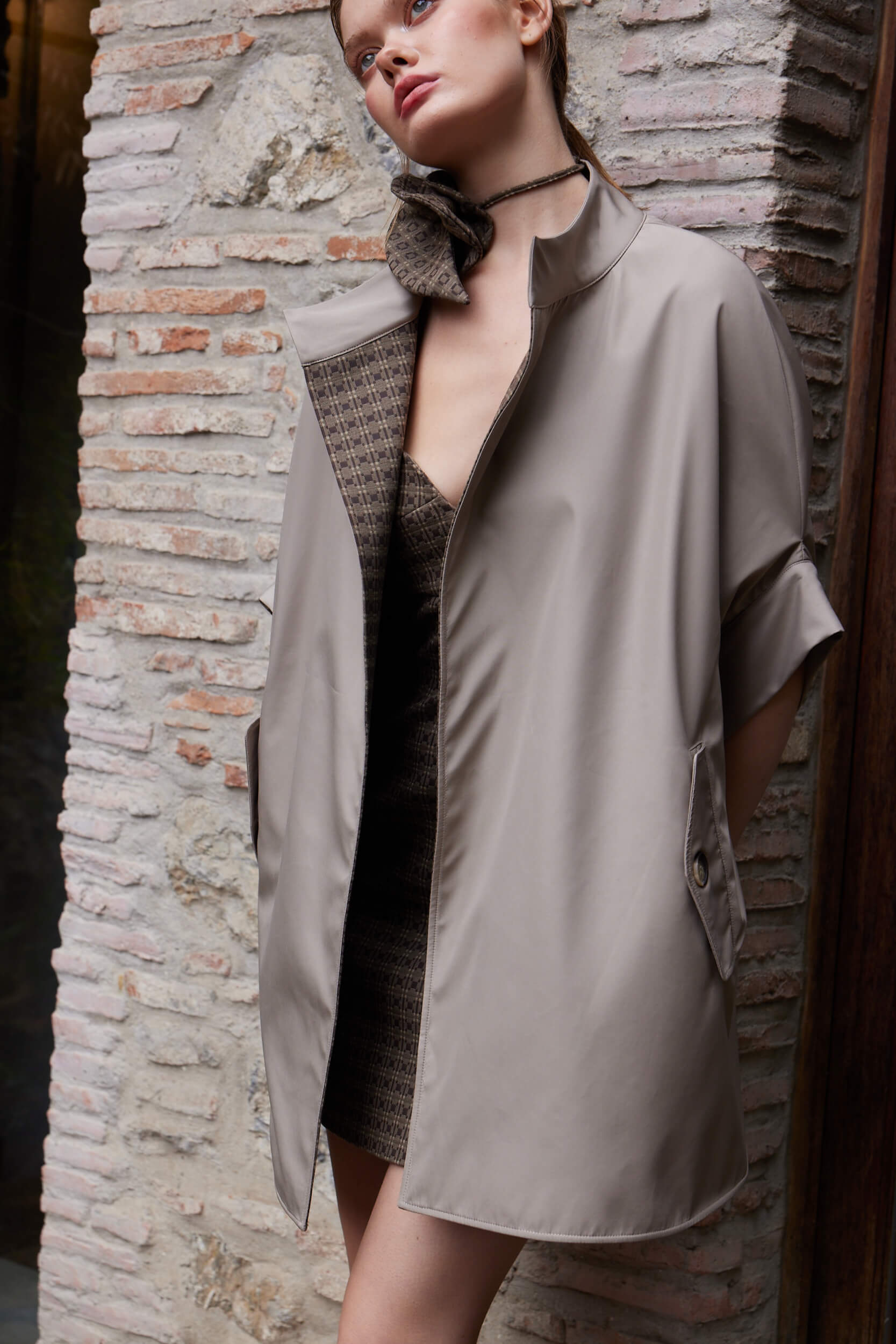 Anna Kahverengi Broş