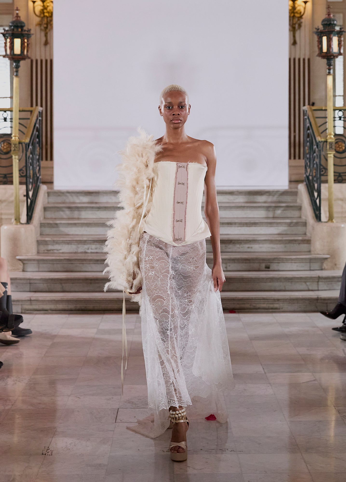 Victoria Ekru Korse Set