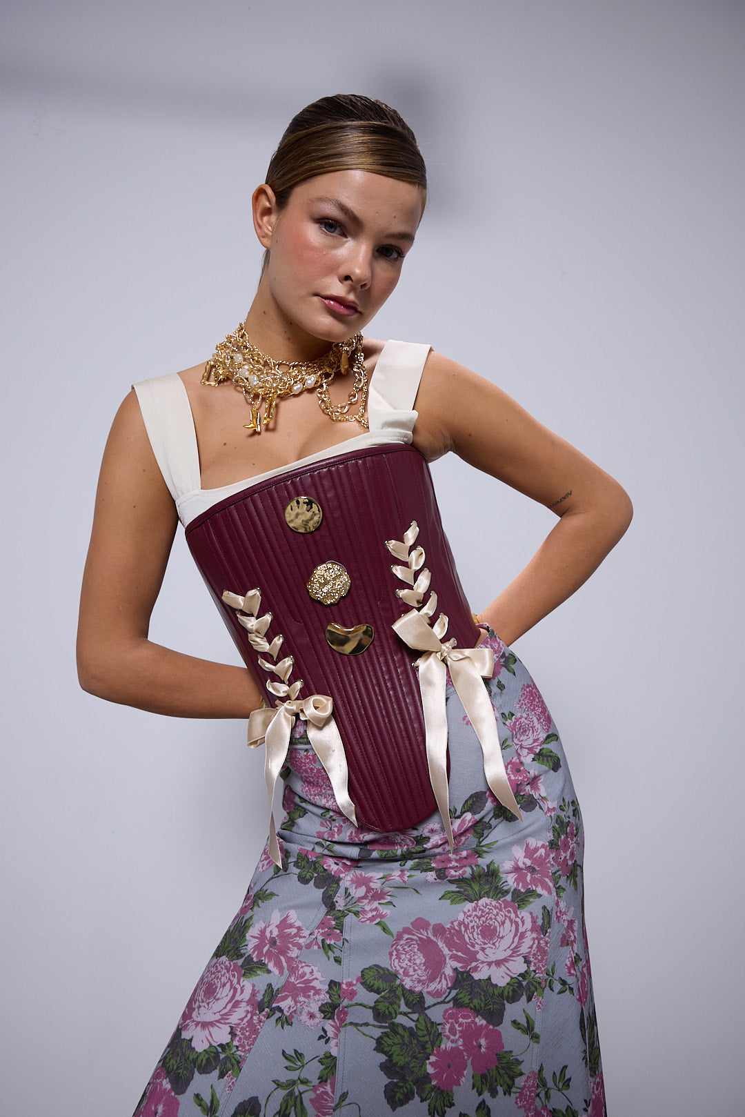 Daphne Korse Set